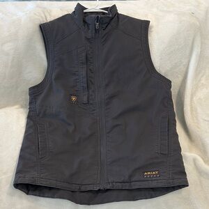 Men’s Ariat Charcoal Sleeveless Vest